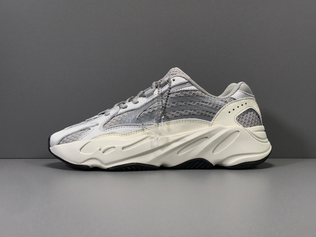 Adidas Yeezy 700 UTIBLK