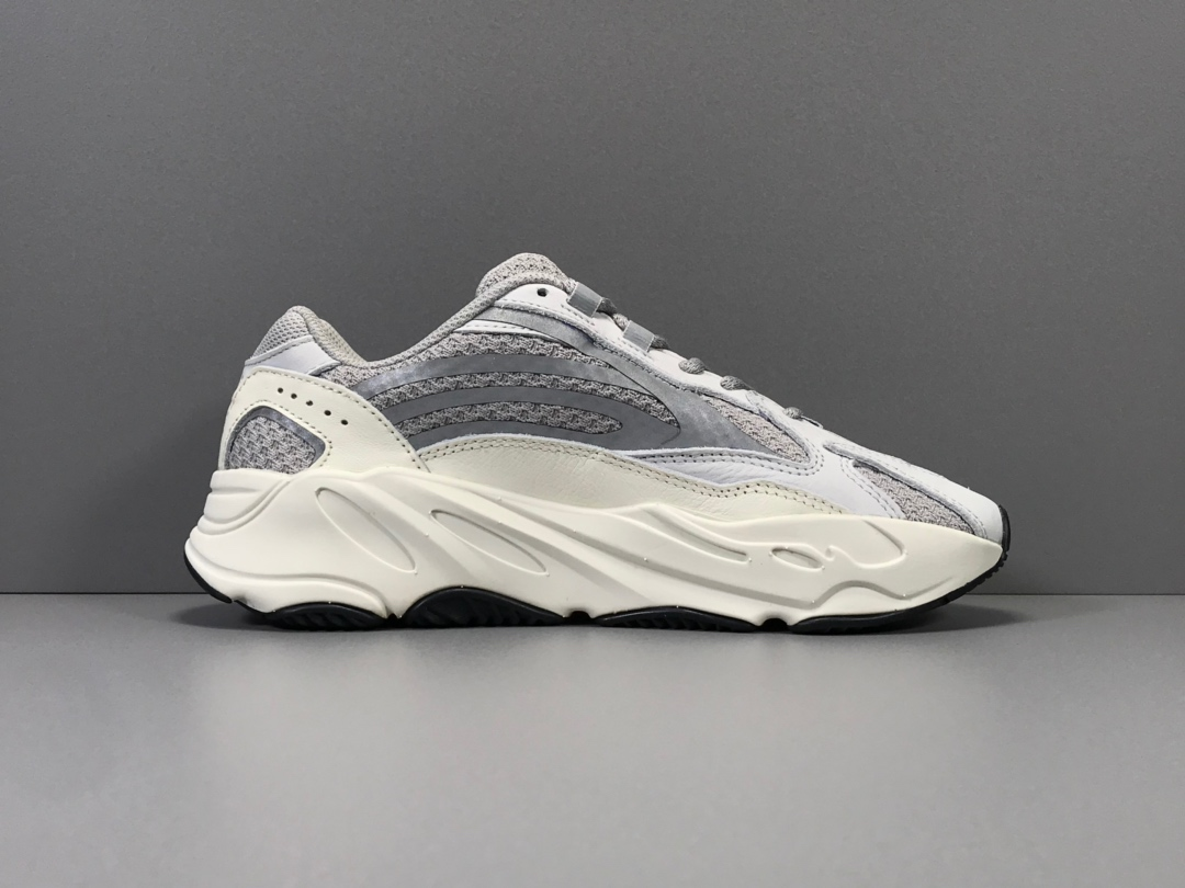 Adidas Yeezy 700 UTIBLK