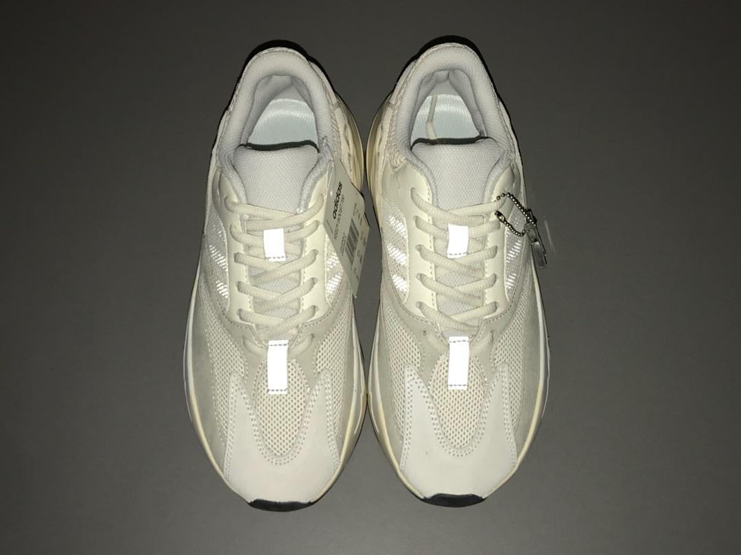 Adidas Yeezy 700 ANALOG