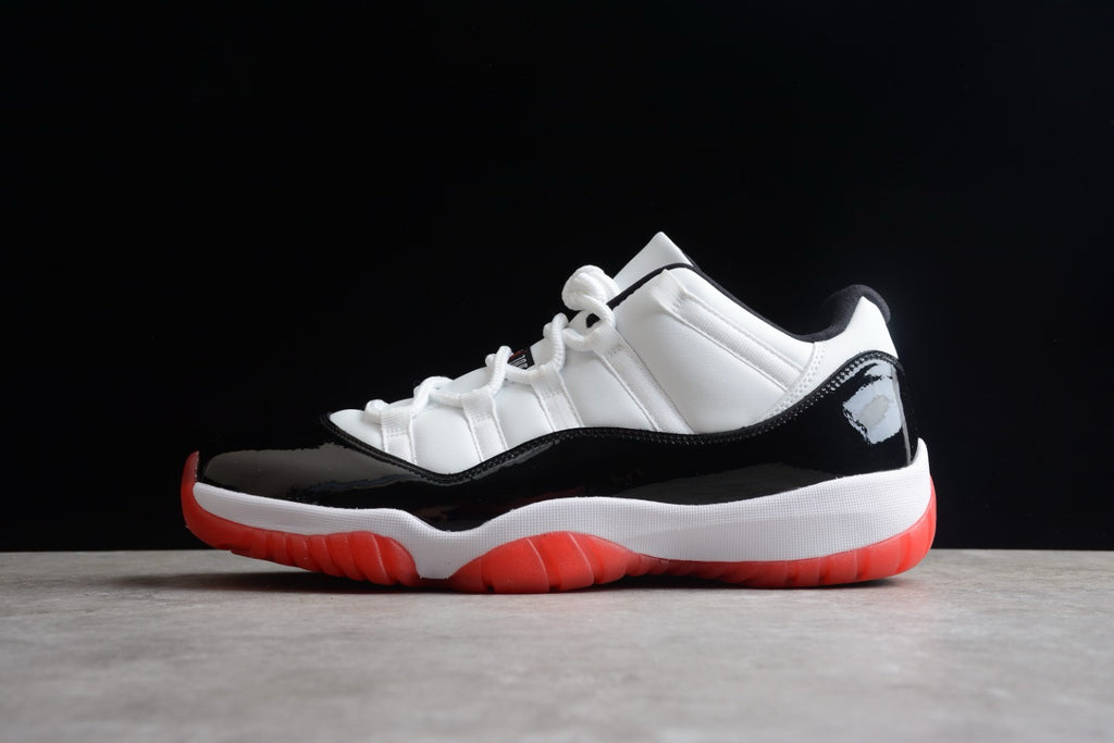 Jordan 11 Retro Low Concord Bred