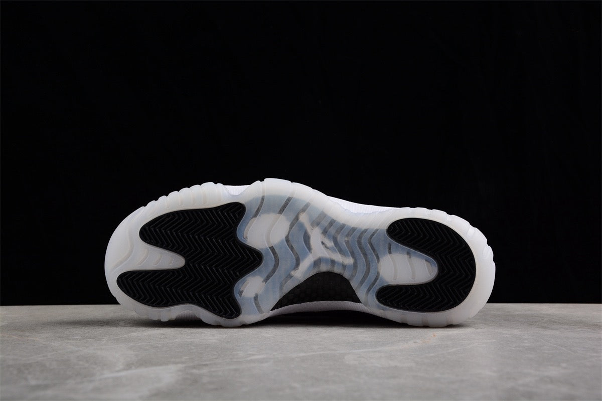 Air Jordan 11 Concord