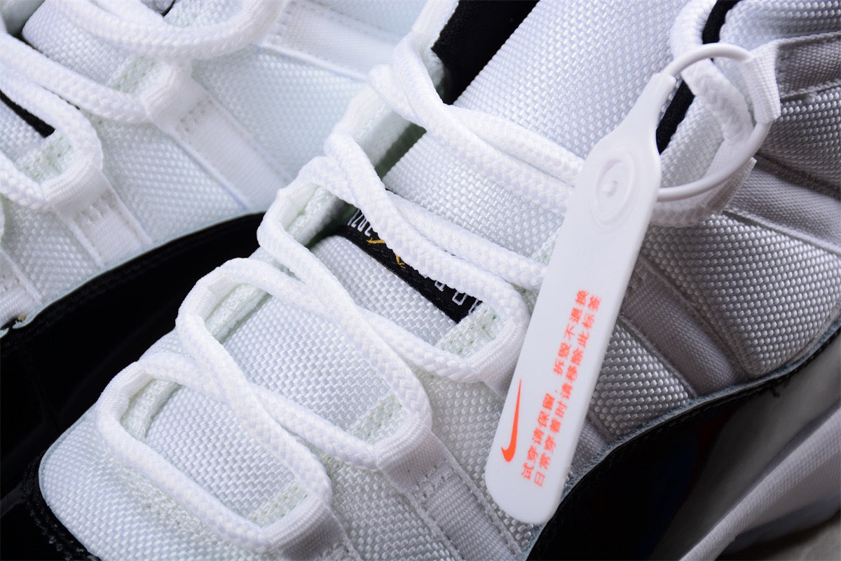 Air Jordan 11 Concord