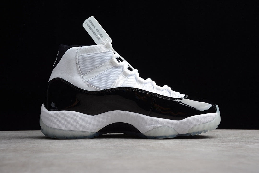 Air Jordan 11 Concord