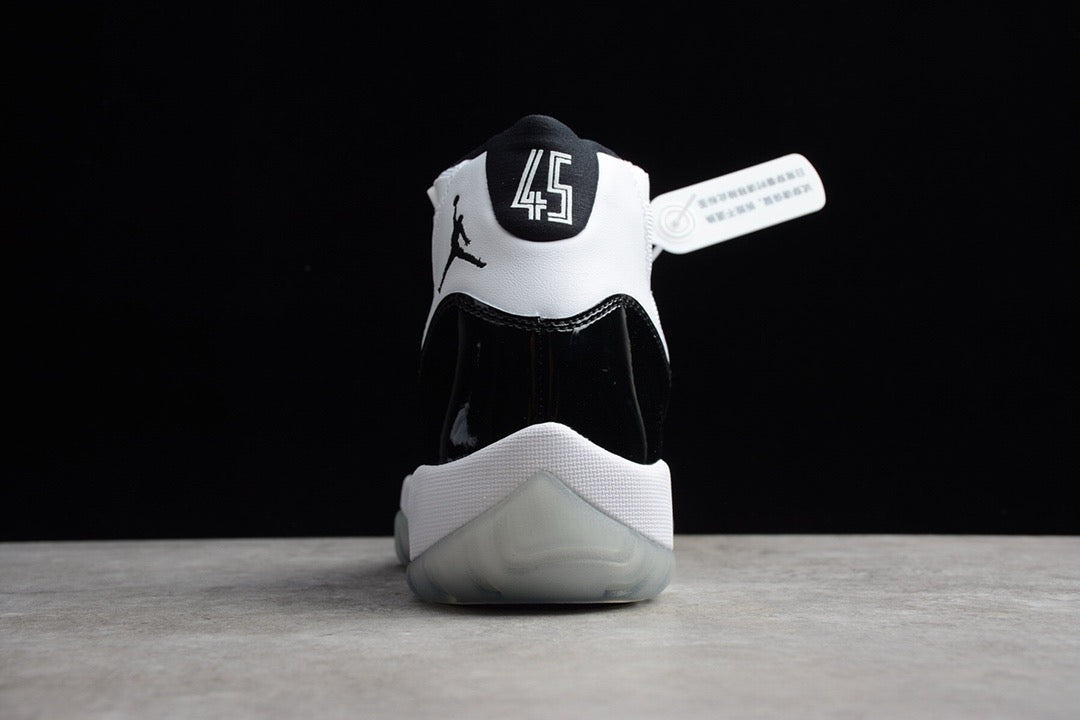 Air Jordan 11 Concord