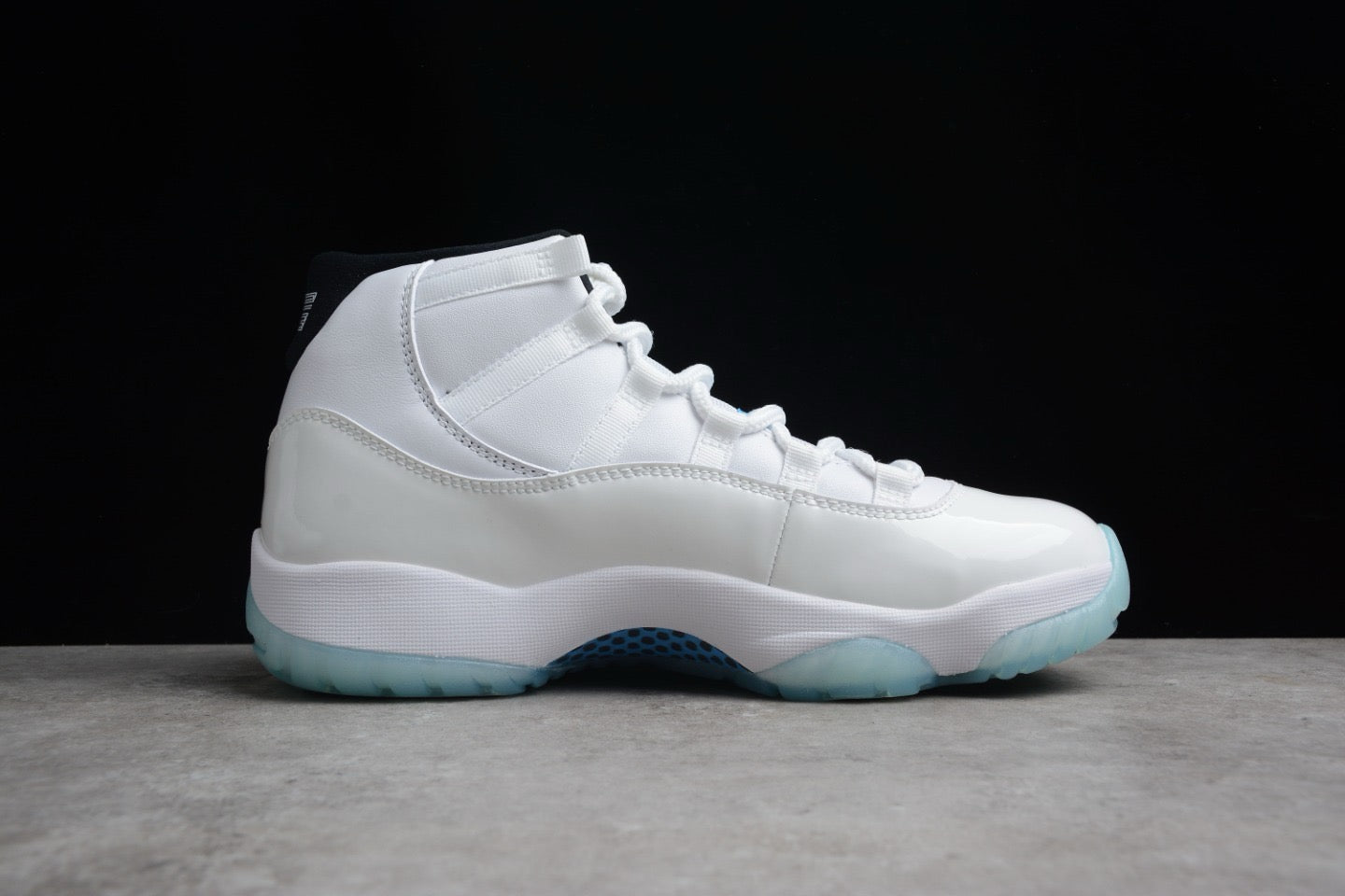 Air Jordan 11 "Legend Blue"