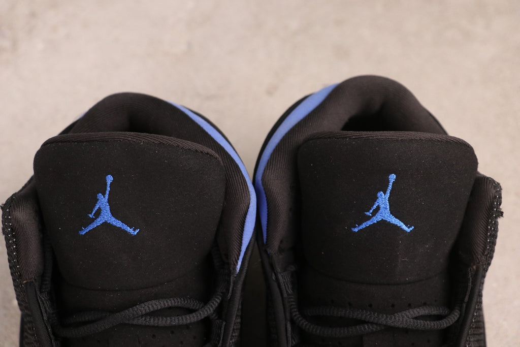 Air  13 “Hyper Royal”