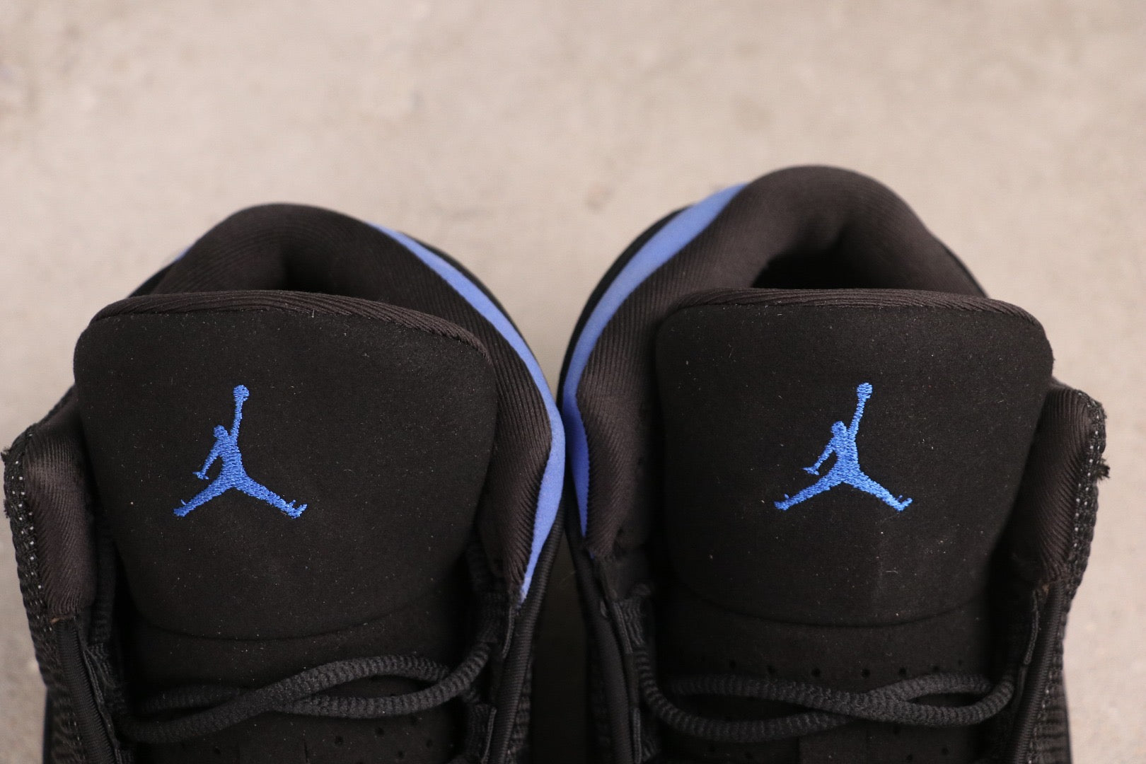 Air  13 “Hyper Royal”