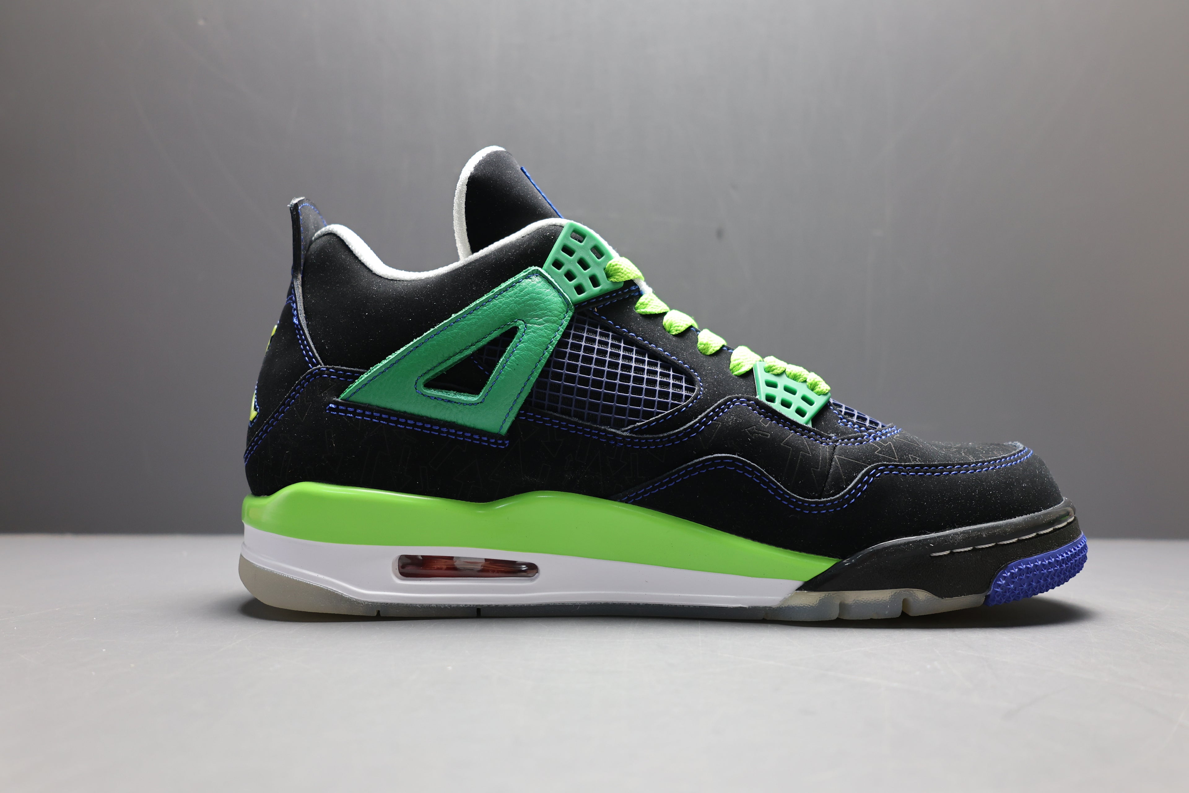 Nike Air Jordan 4 Retro "Doernbecher"