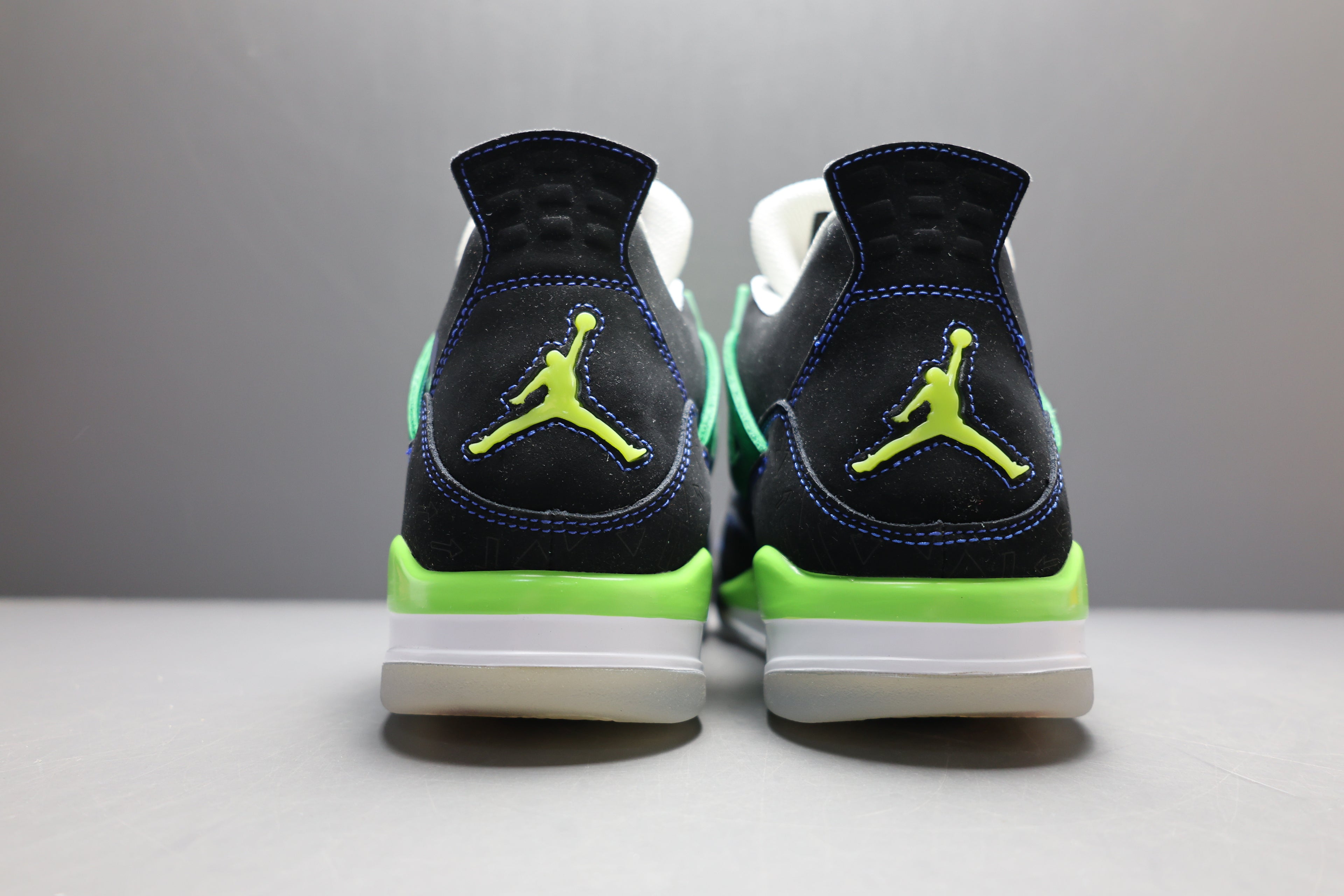 Nike Air Jordan 4 Retro "Doernbecher"