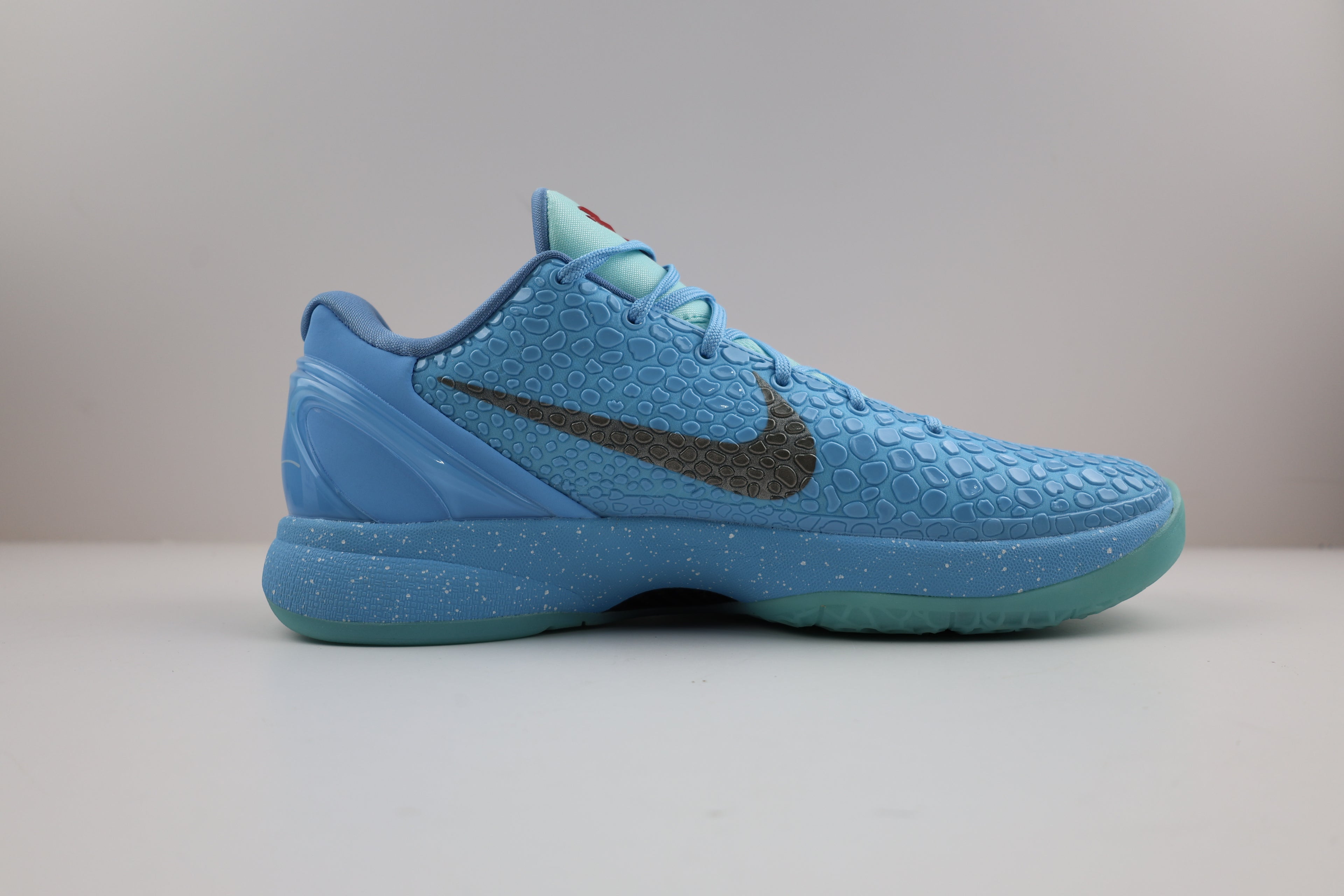 Nike Kobe 6 Protro "Ice Grinch"