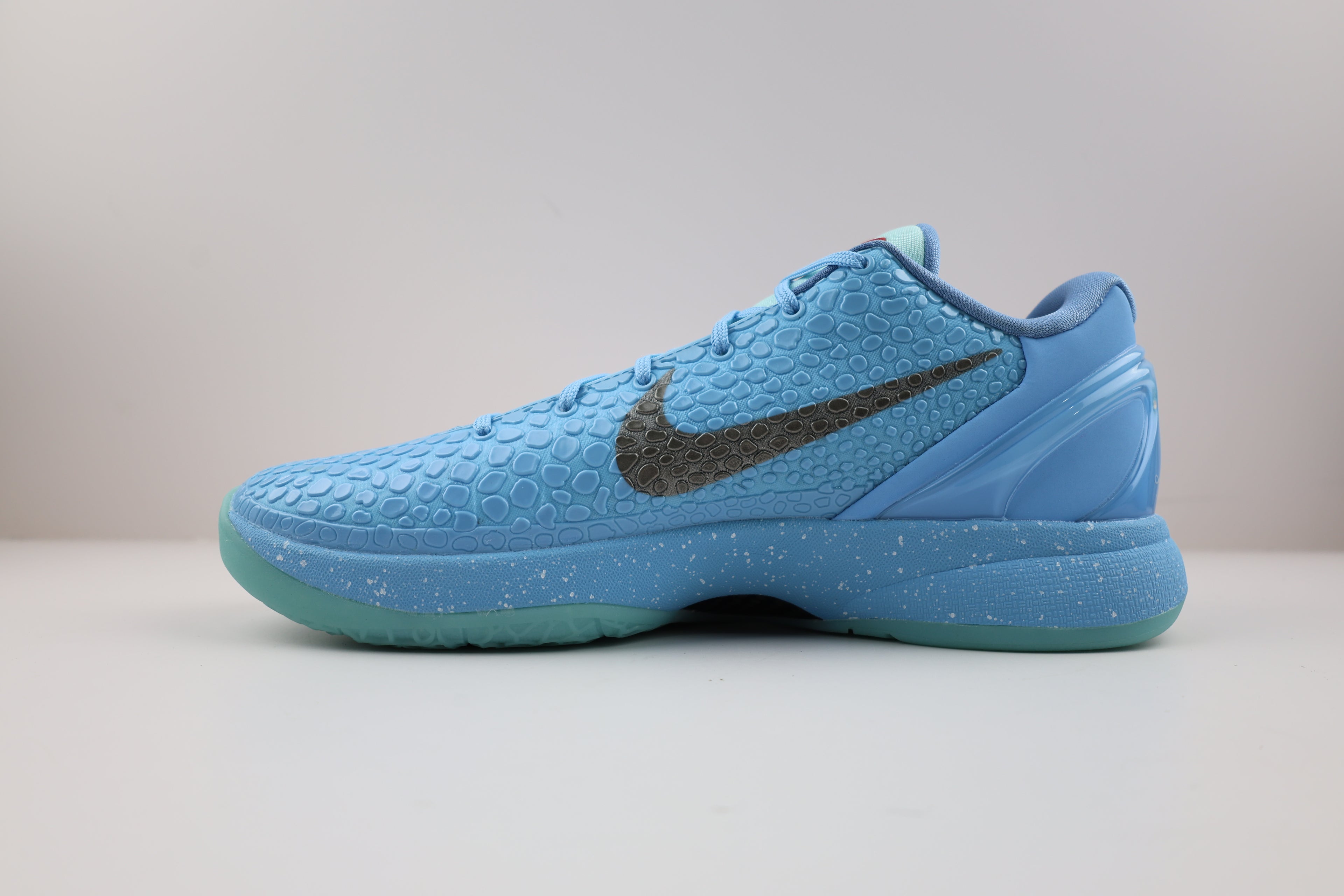Nike Kobe 6 Protro "Ice Grinch"