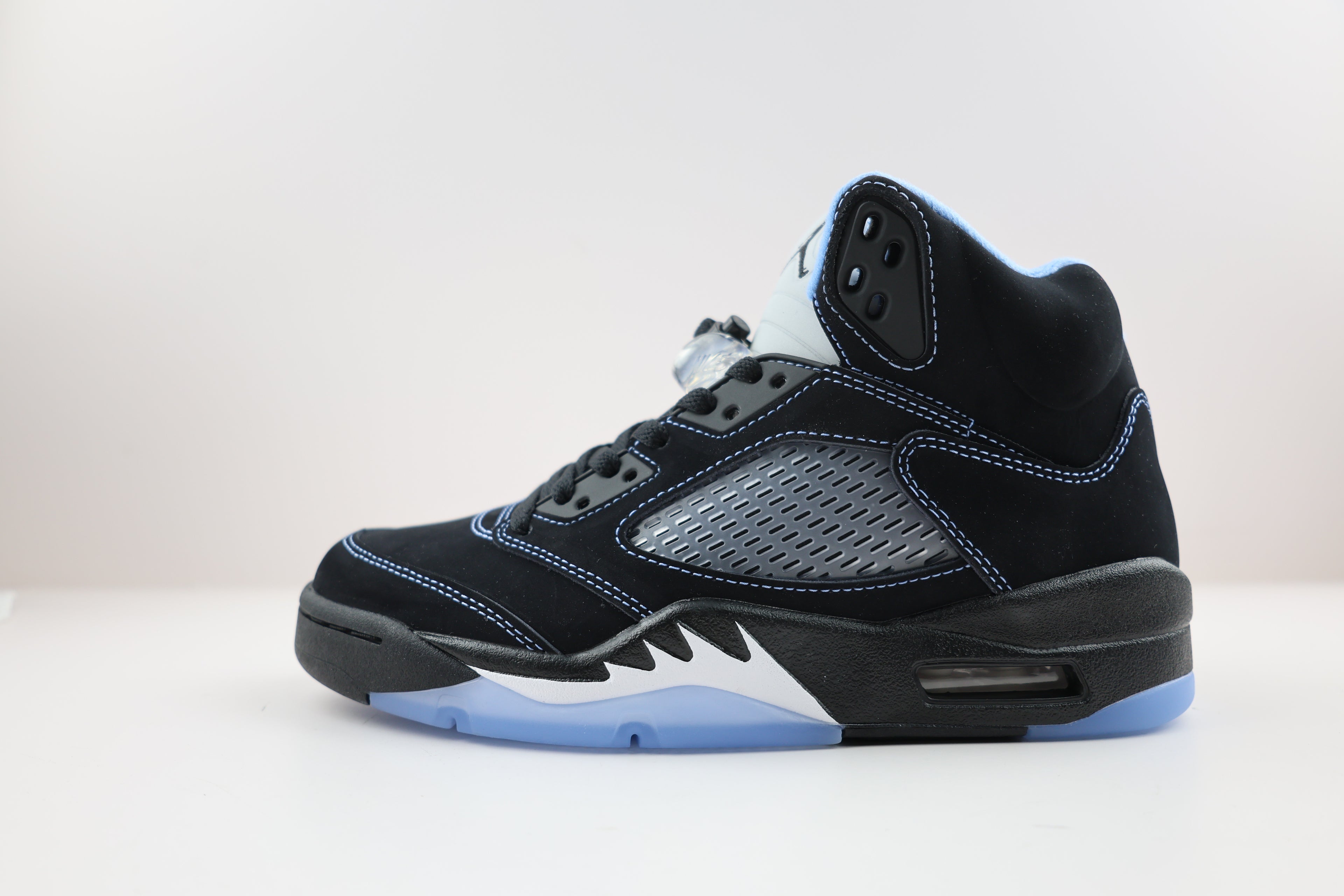 Air Jordan 5 Retro 'Black Carolina'