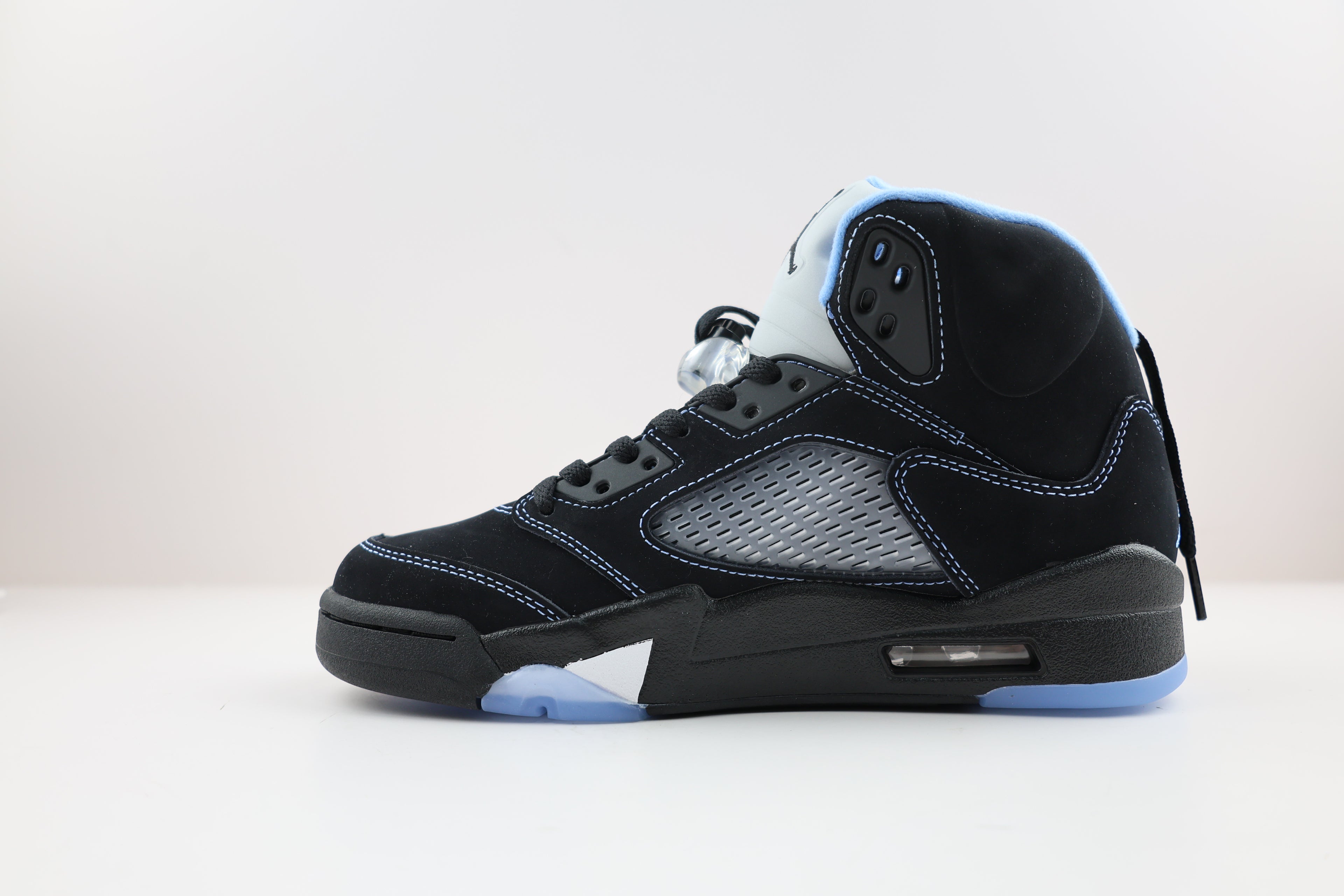 Air Jordan 5 Retro 'Black Carolina'