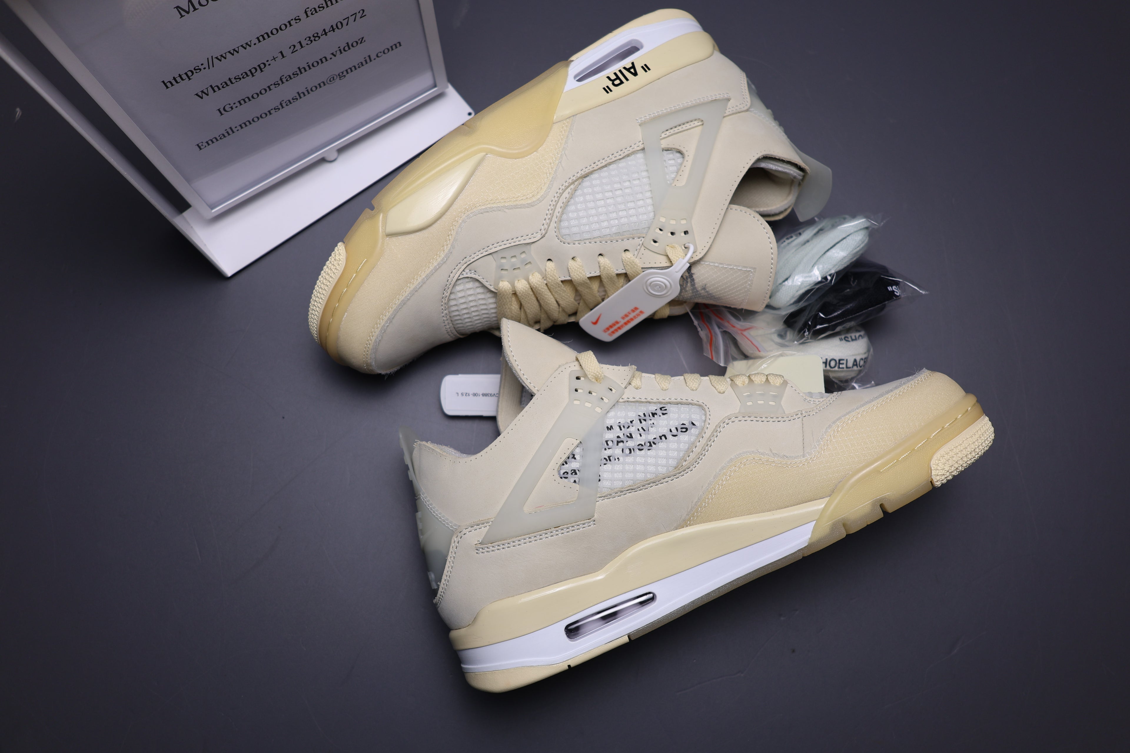 Off-White™ x Air Jordan 4