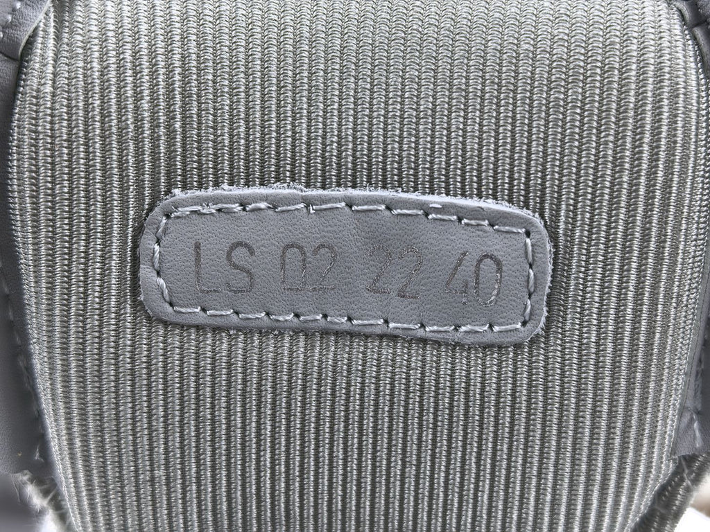 B27