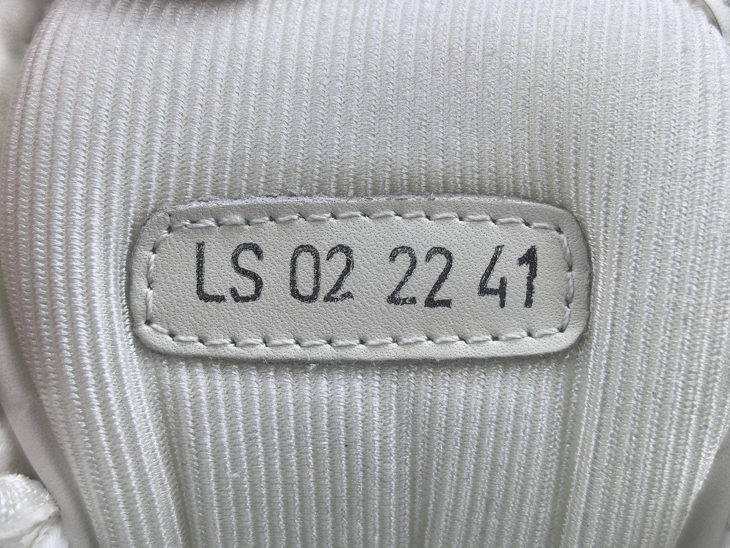 B27