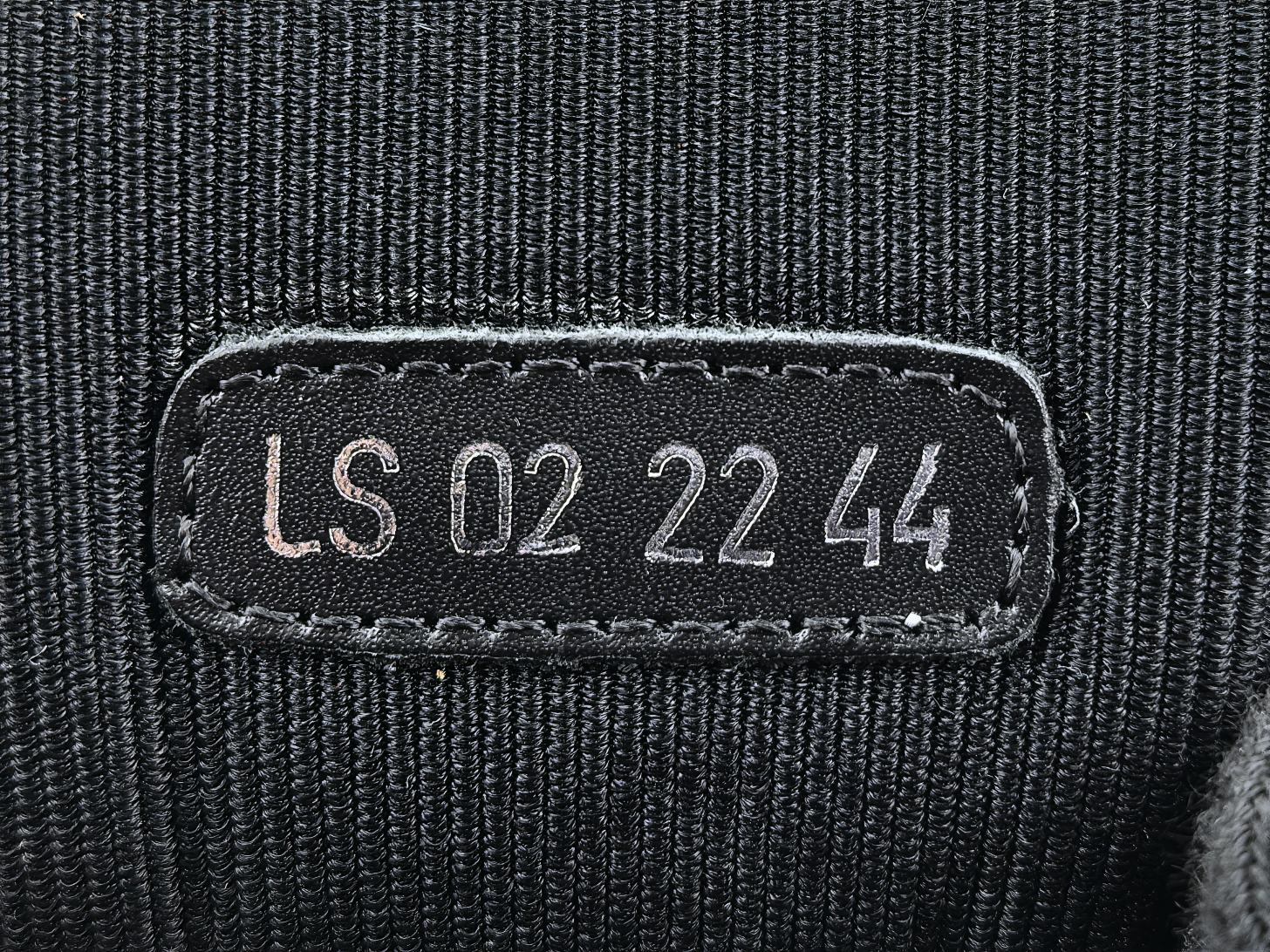 B27