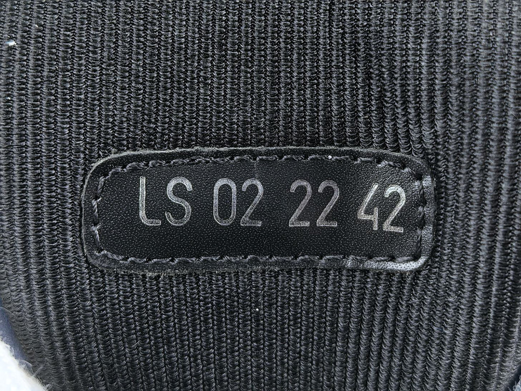B27