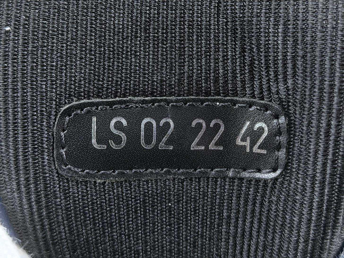 B27