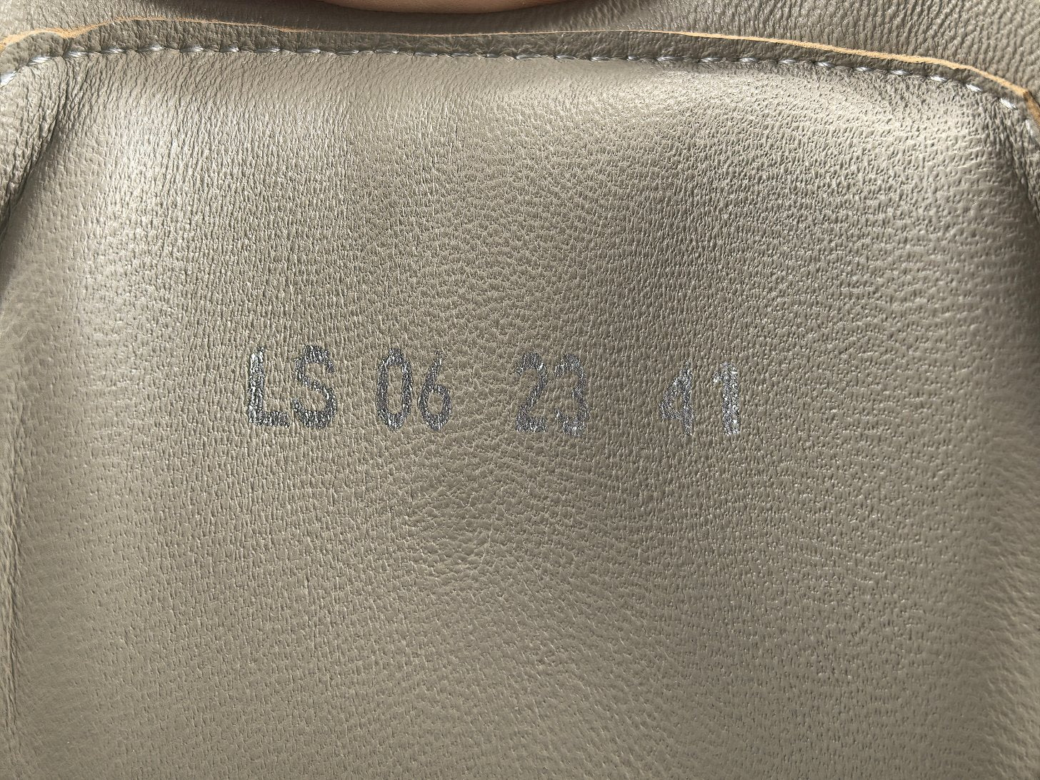 B33