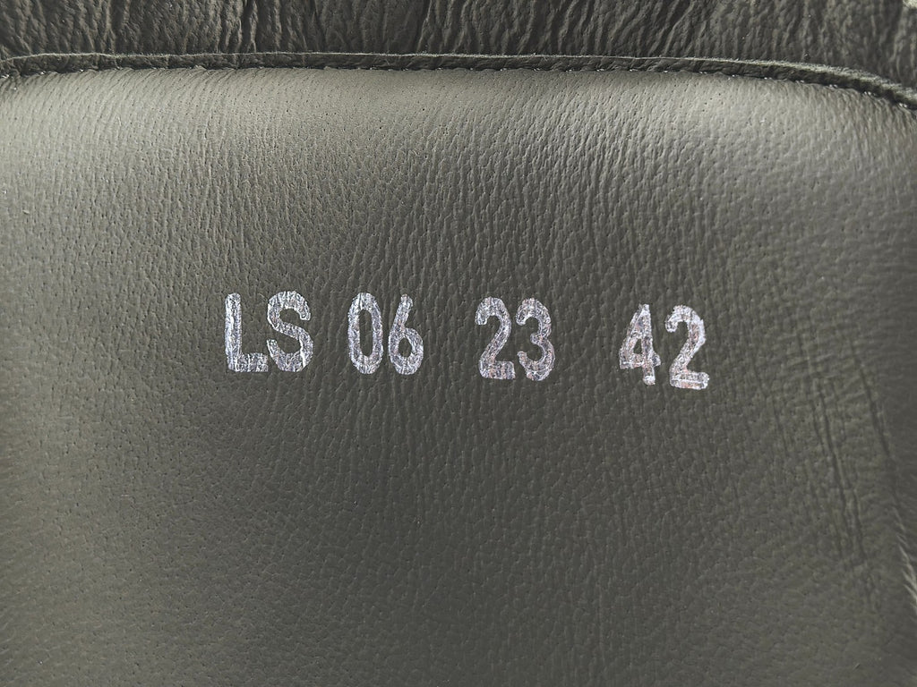 B33
