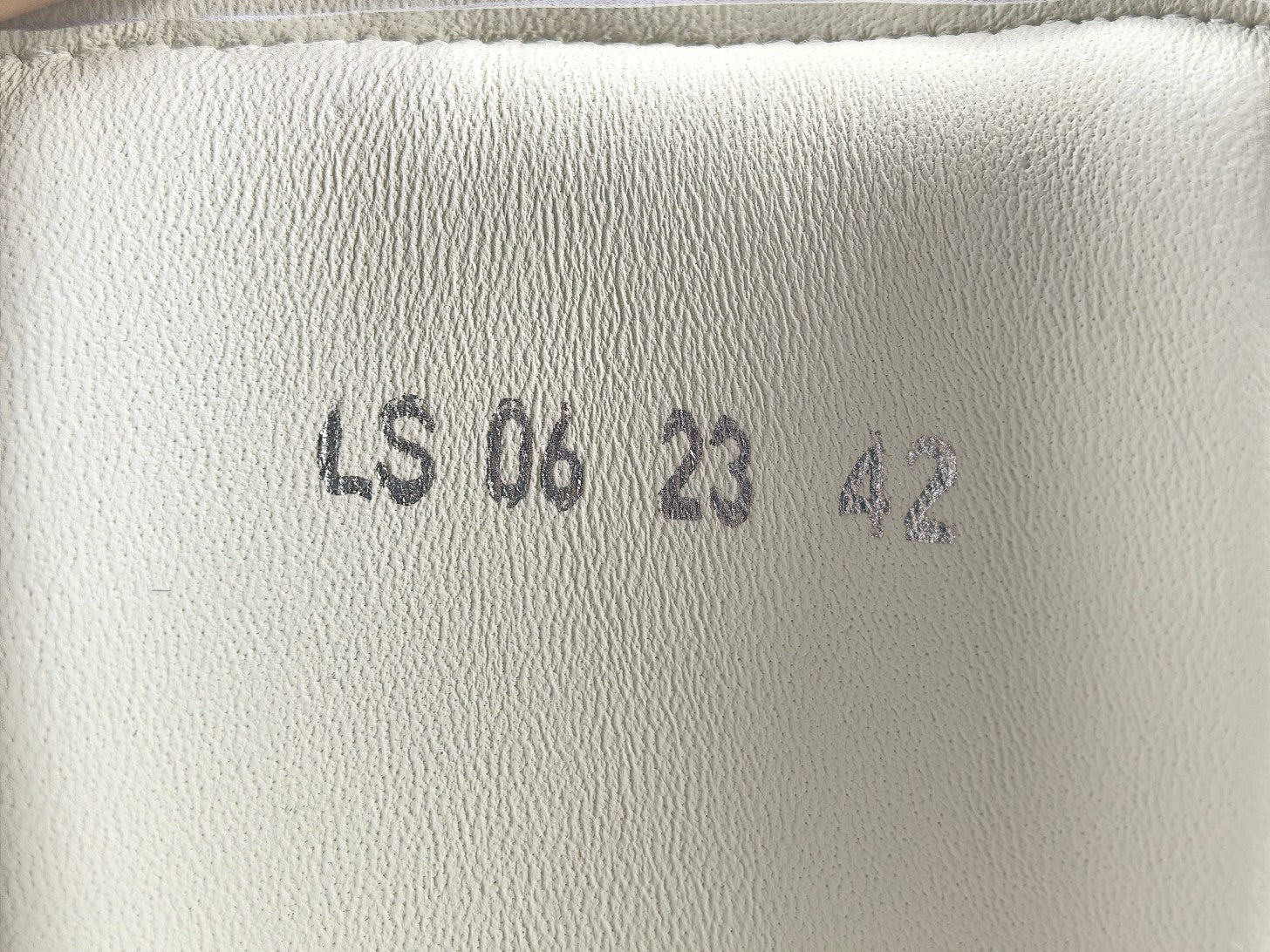 B33