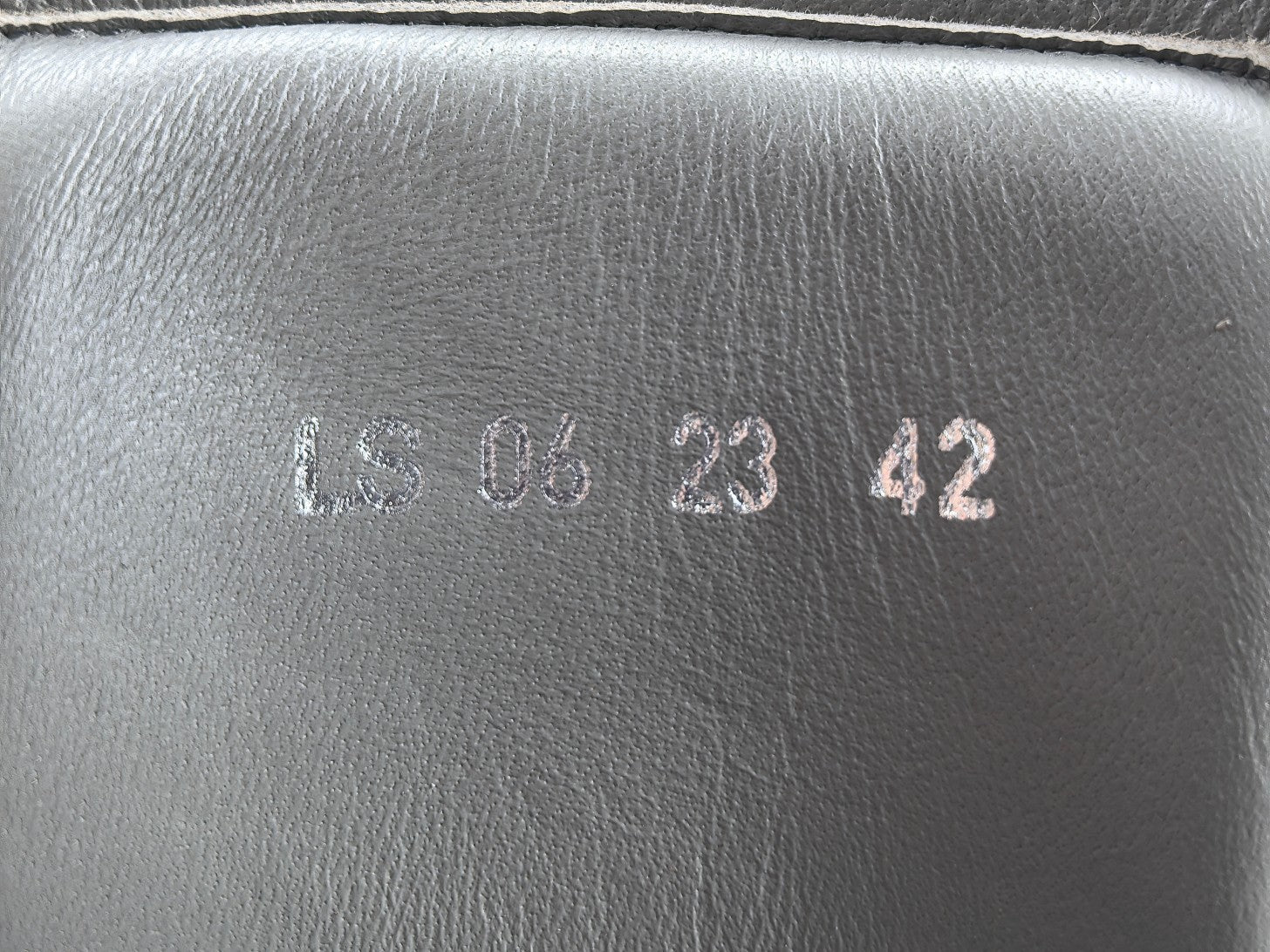 B33
