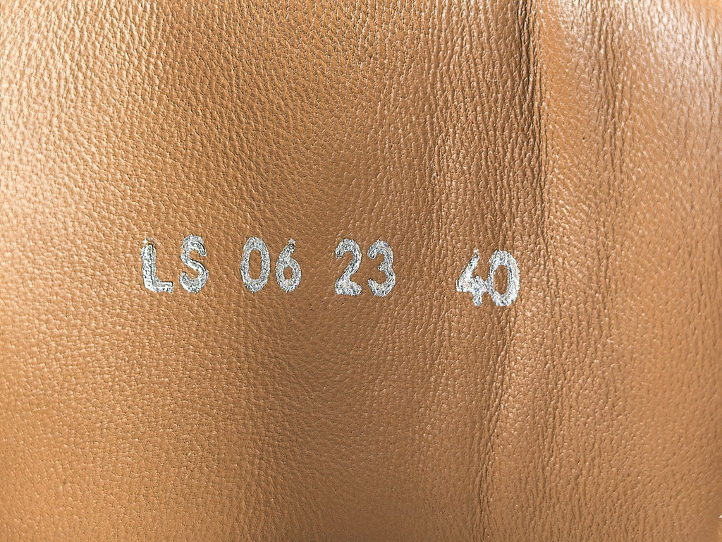 B33
