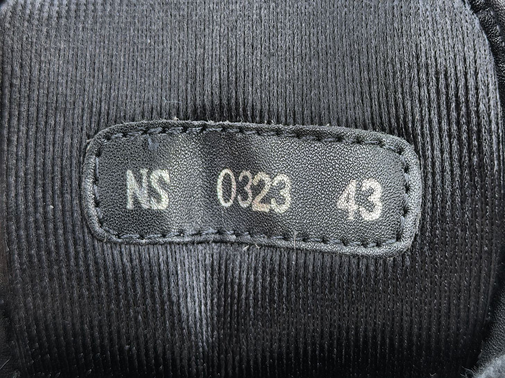 B27