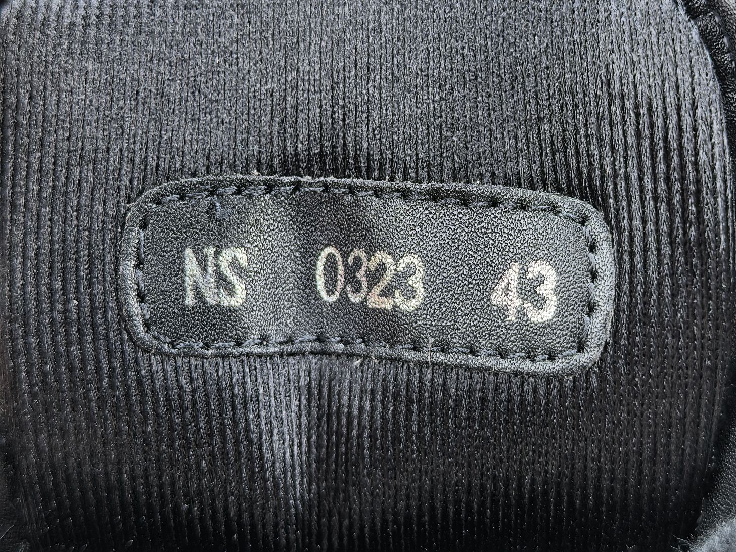 B27