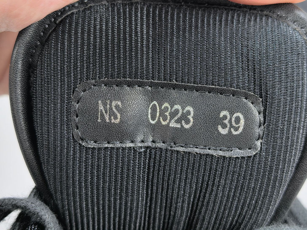 B27
