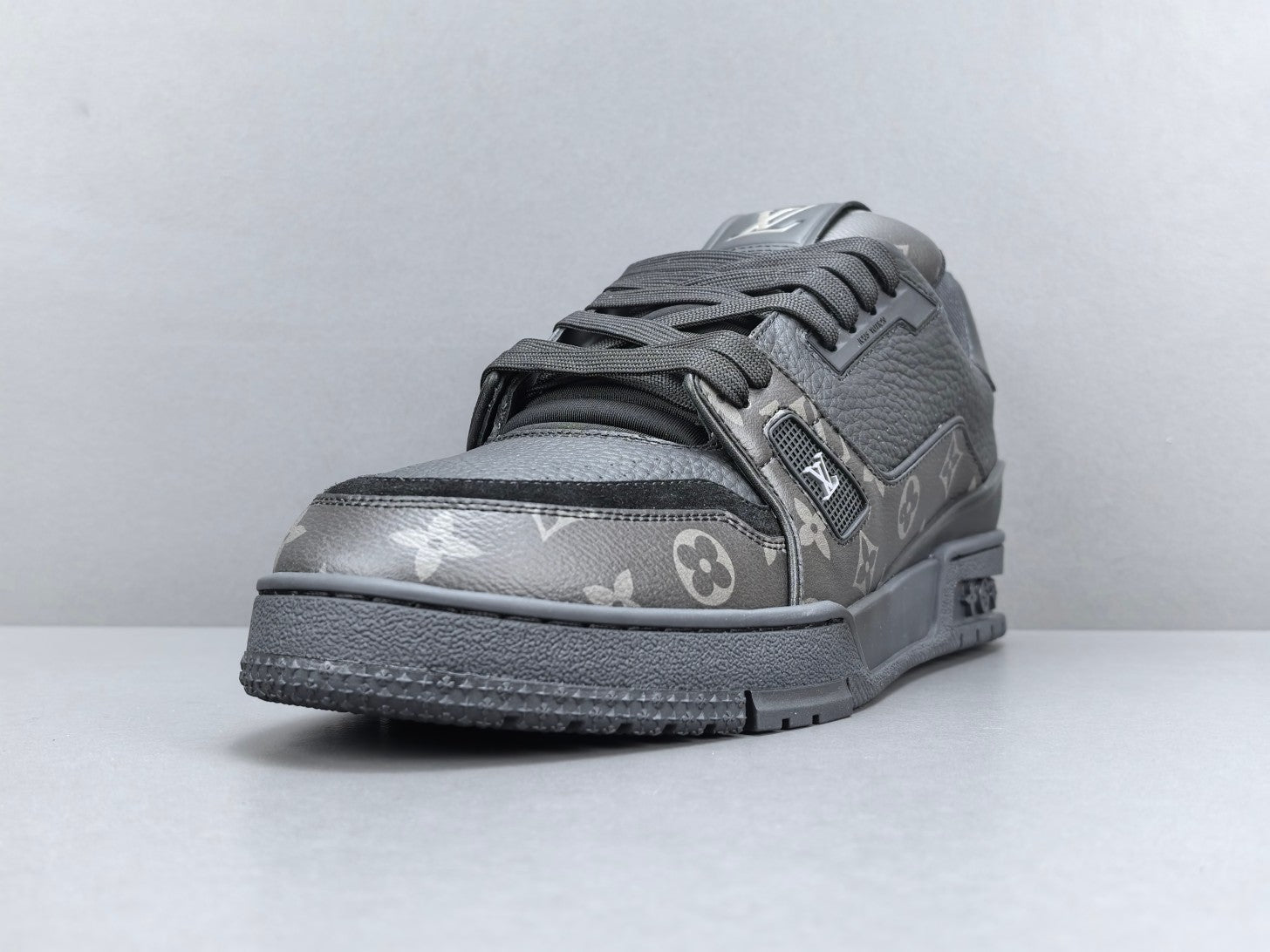 Lv Trainer