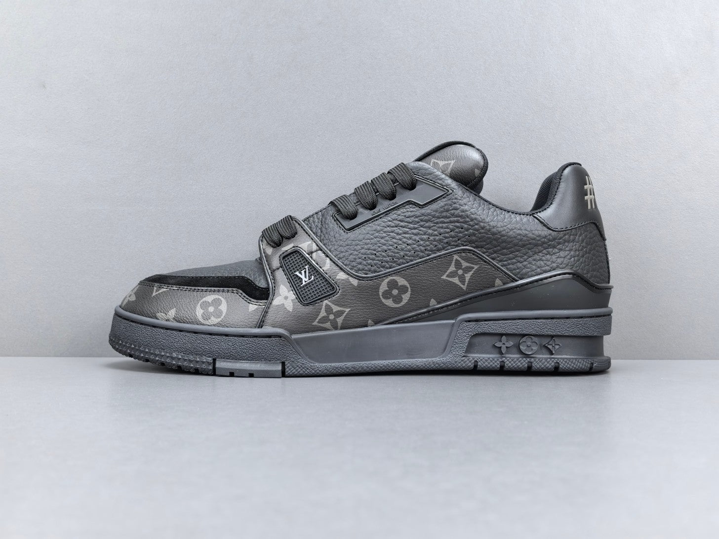 Lv Trainer