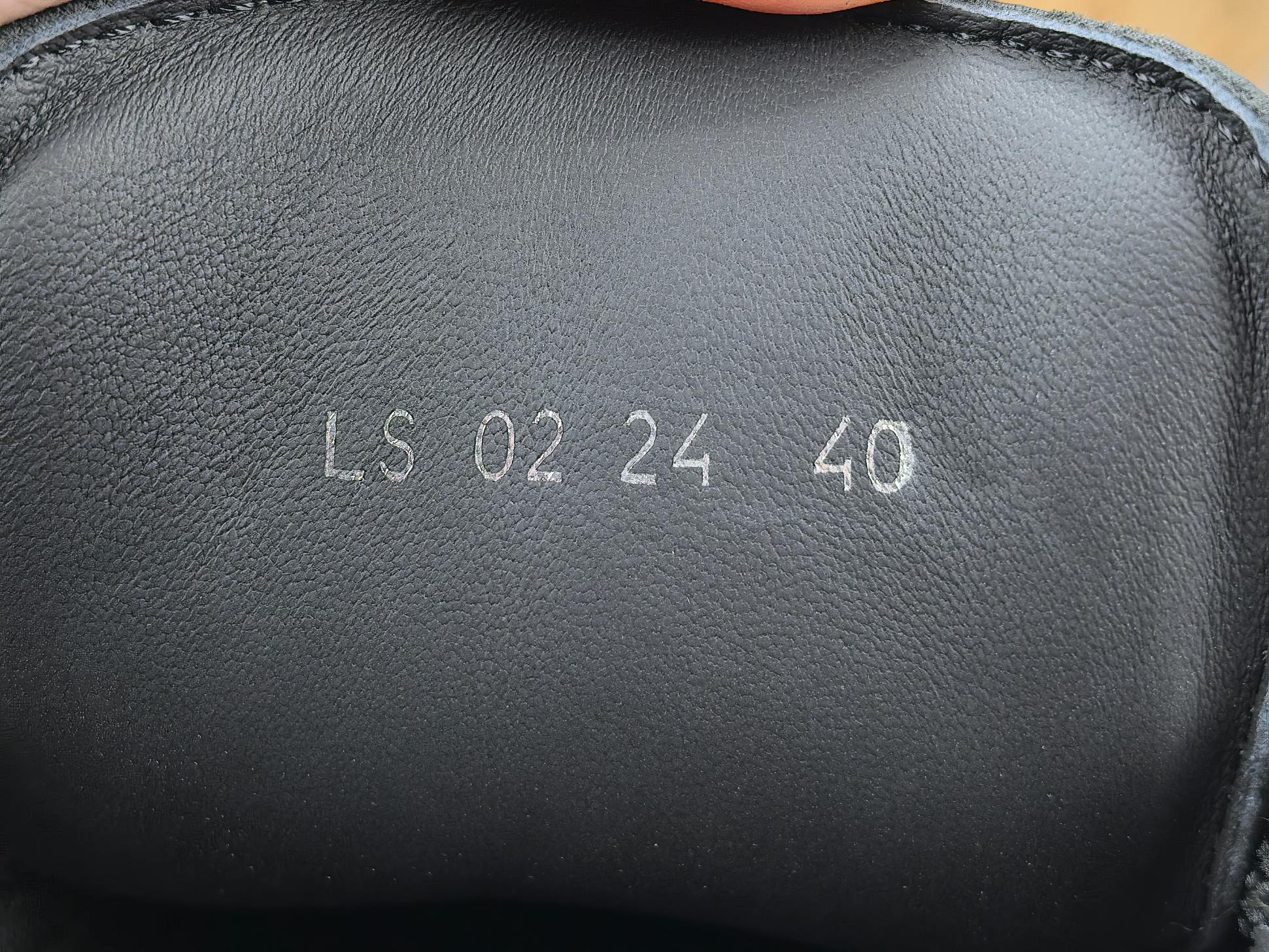 B33