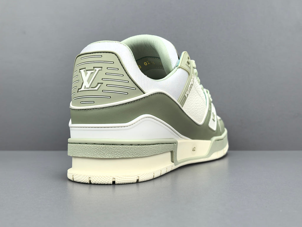 Lv Trainer