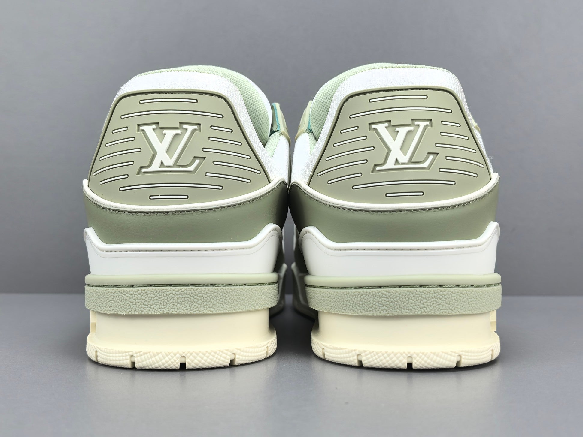 Lv Trainer