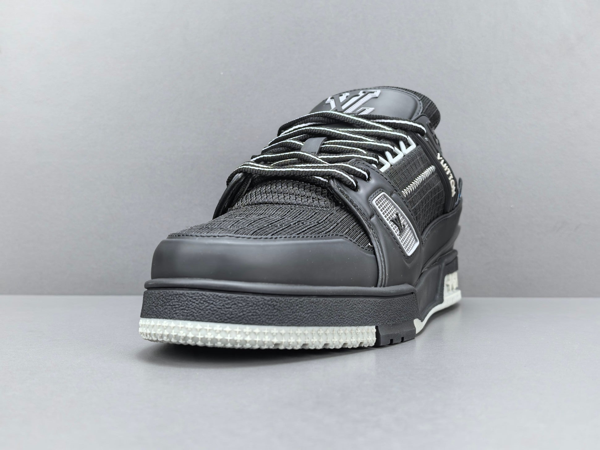 Lv Trainer