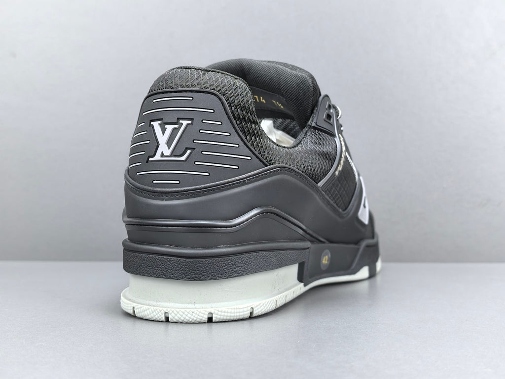 Lv Trainer