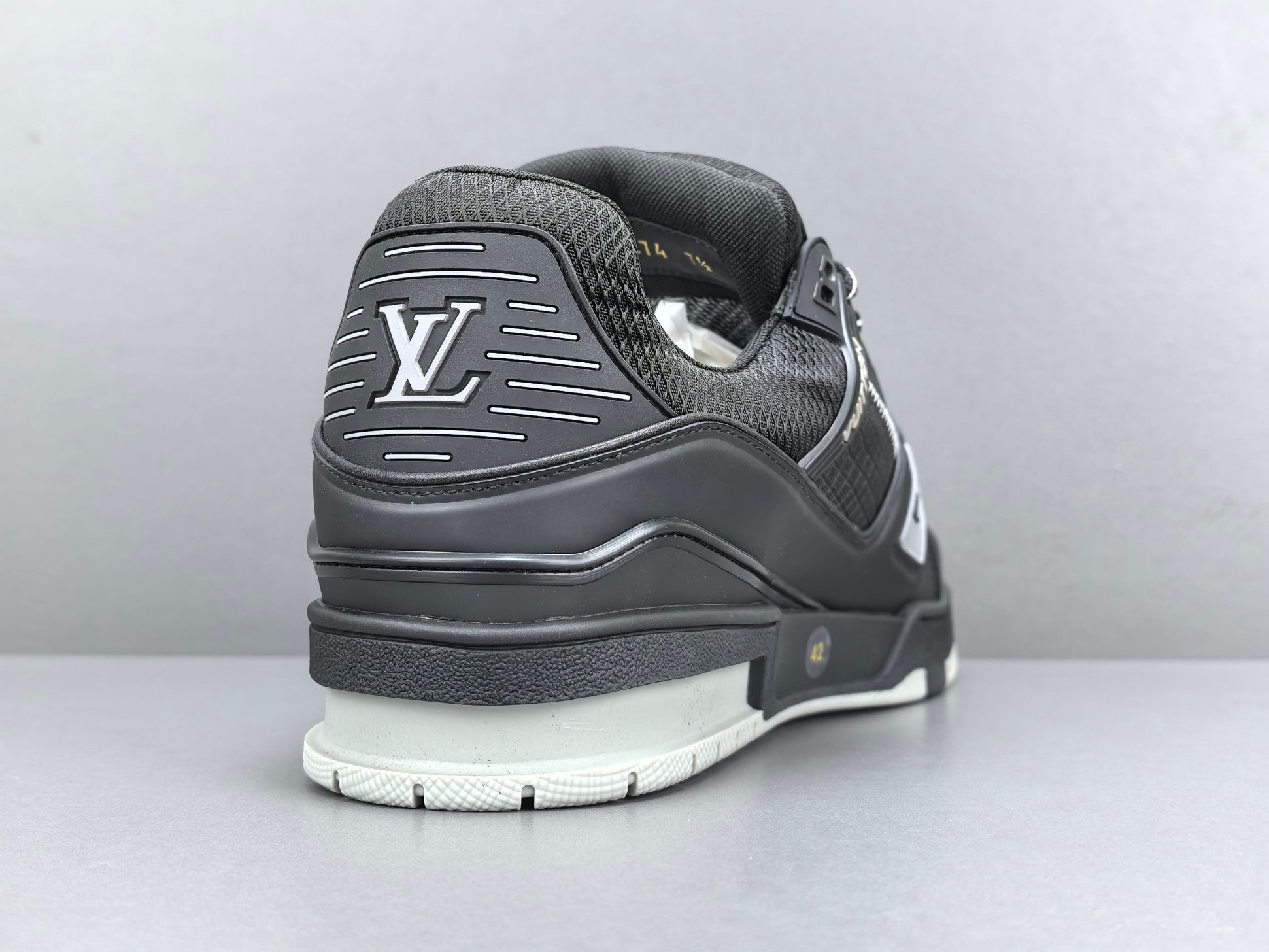 Lv Trainer