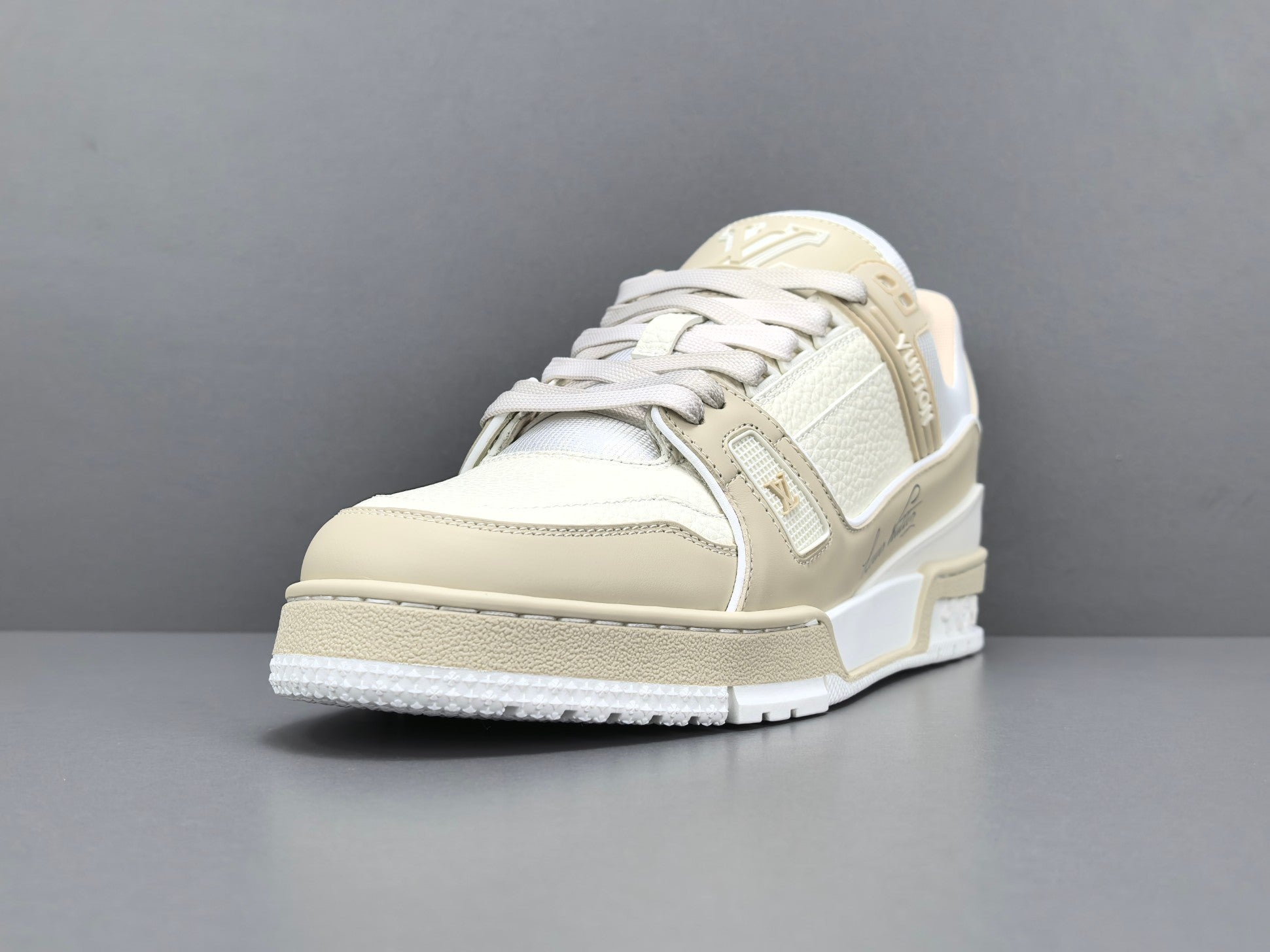 Lv Trainer