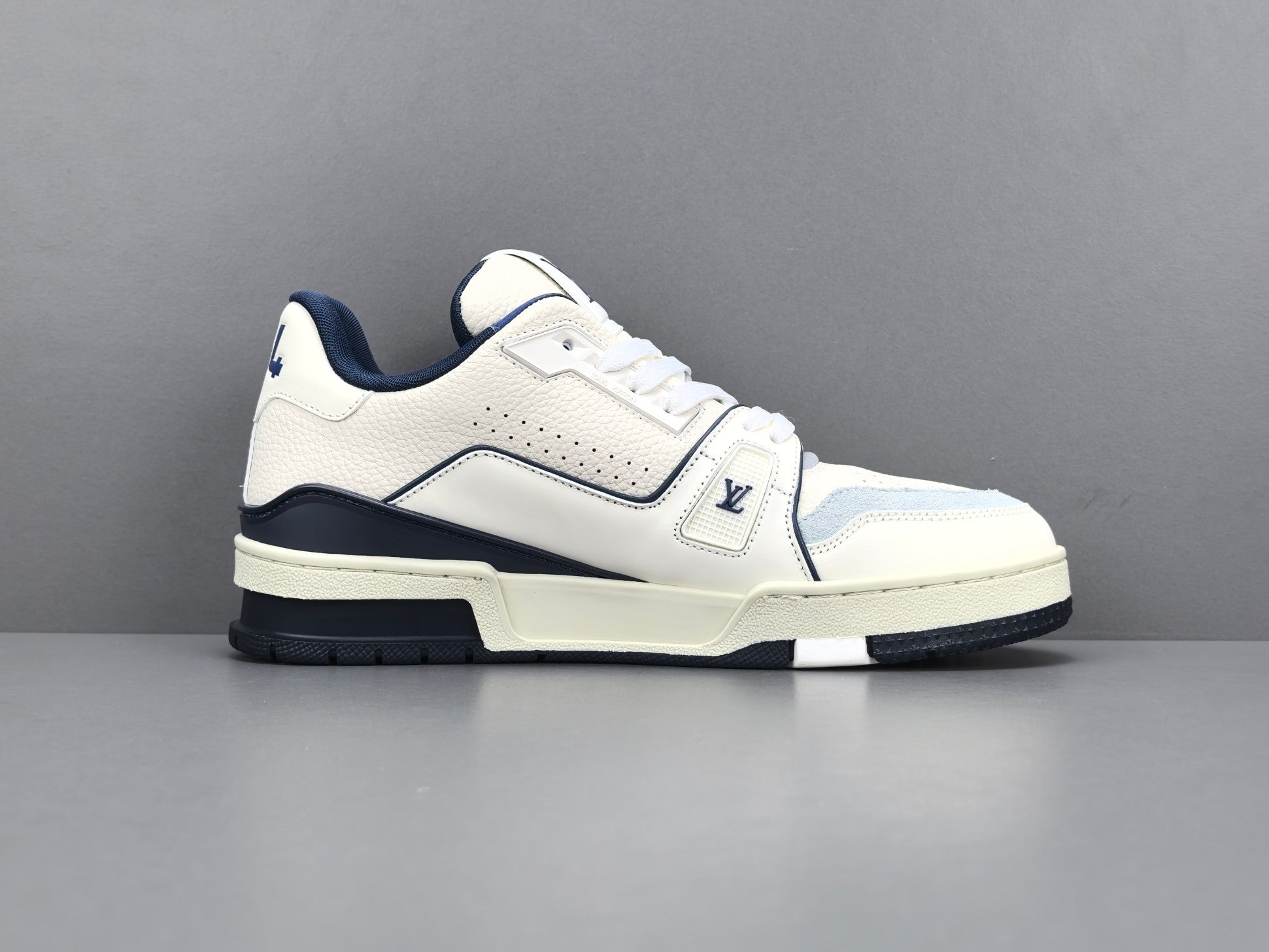 Lv Trainer
