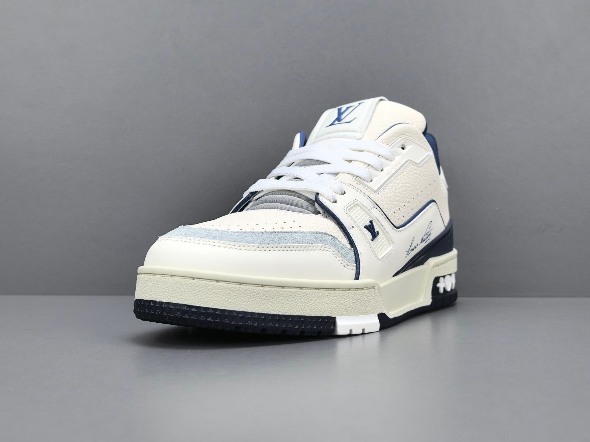 Lv Trainer