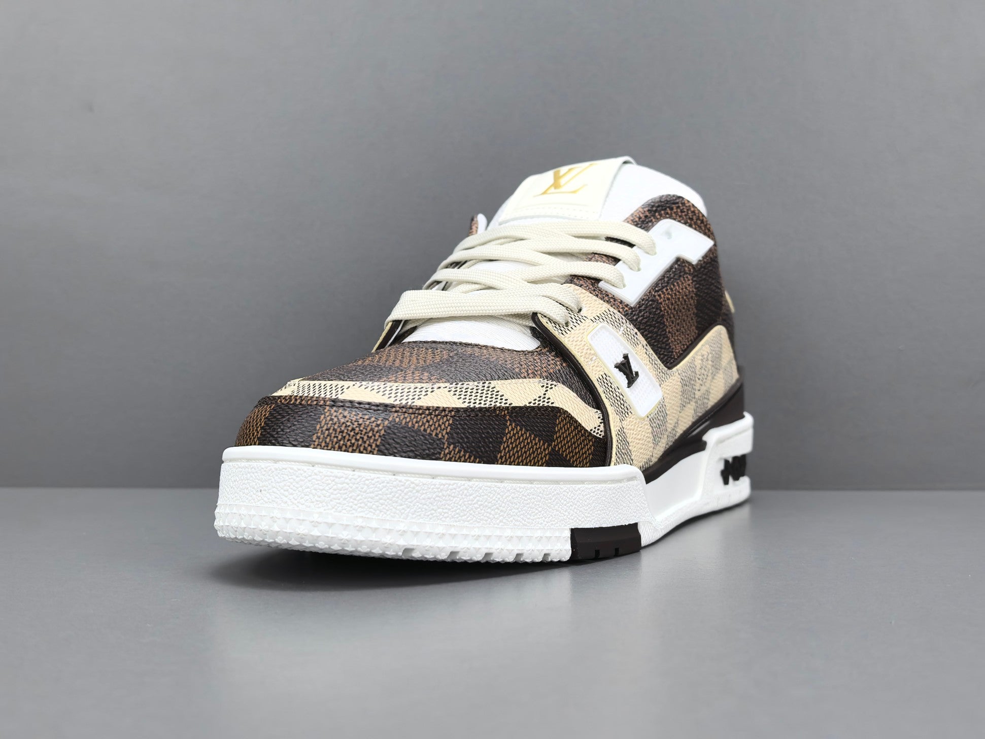 Lv Trainer