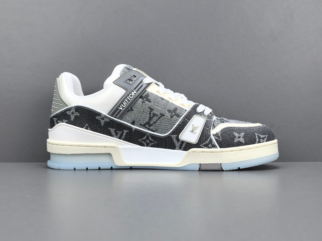 Lv Trainer