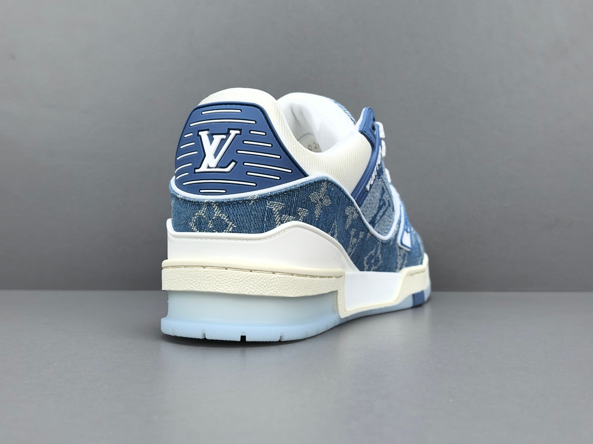 Lv Trainer