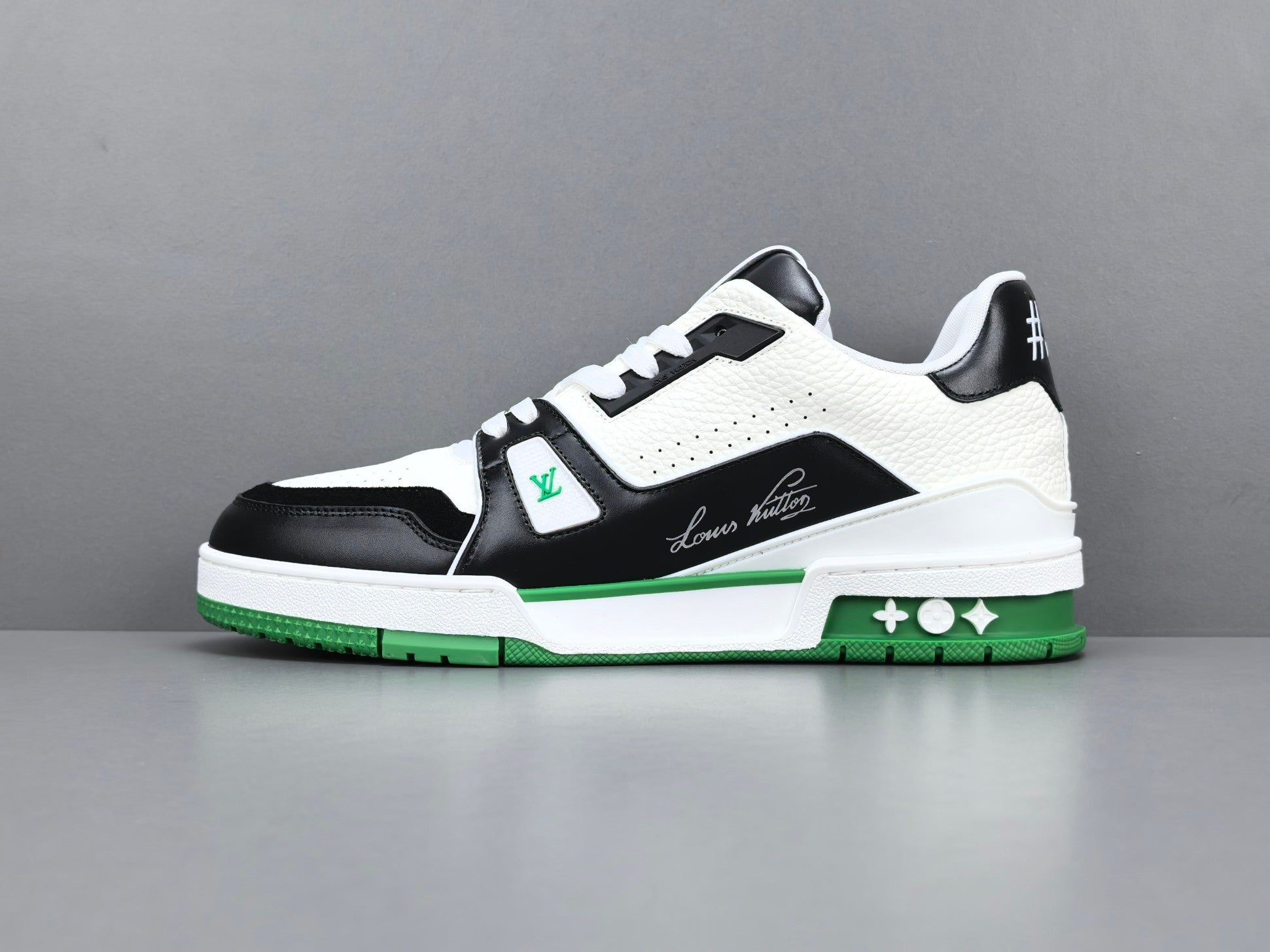 Lv Trainer