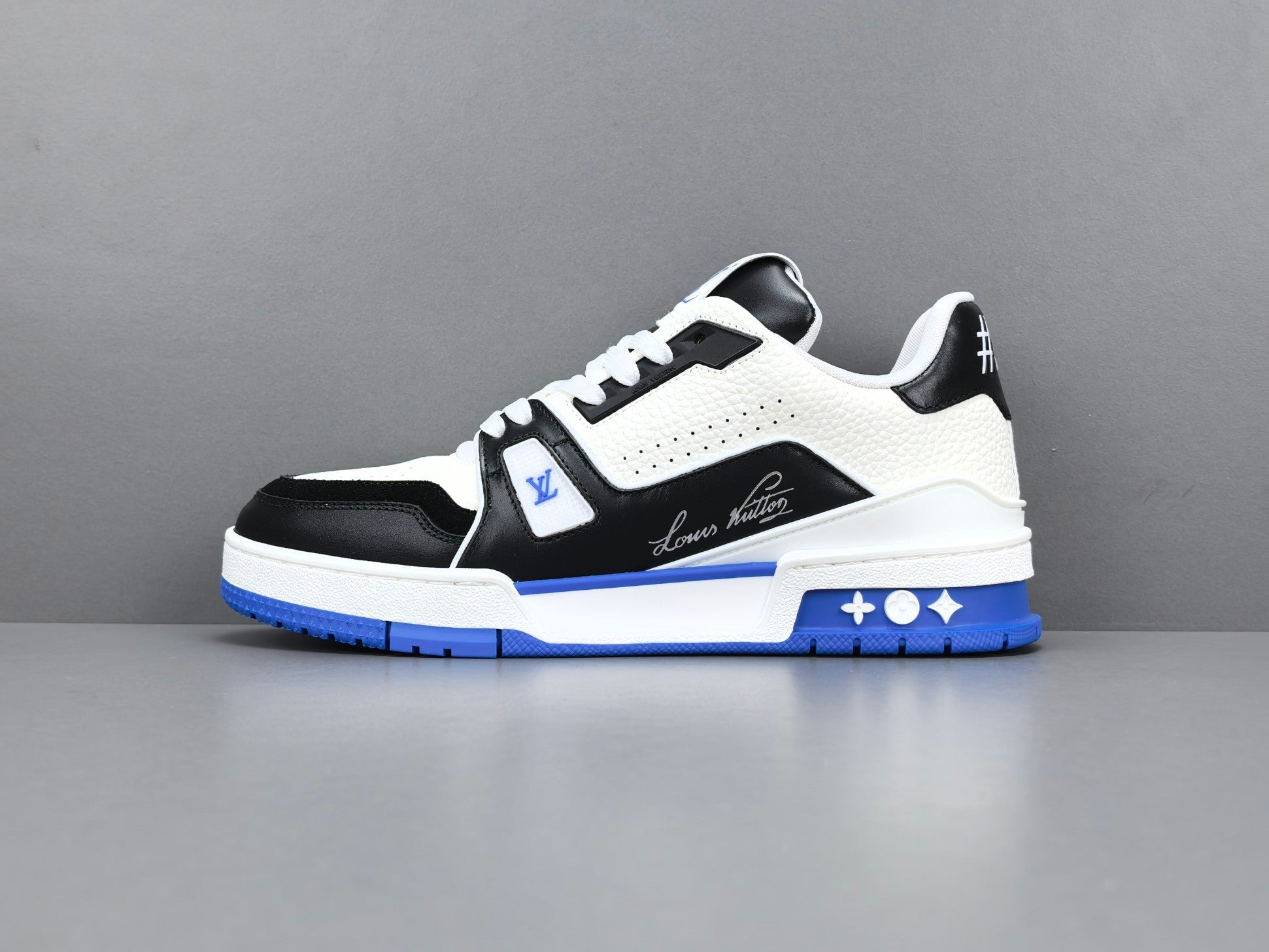 Lv Trainer