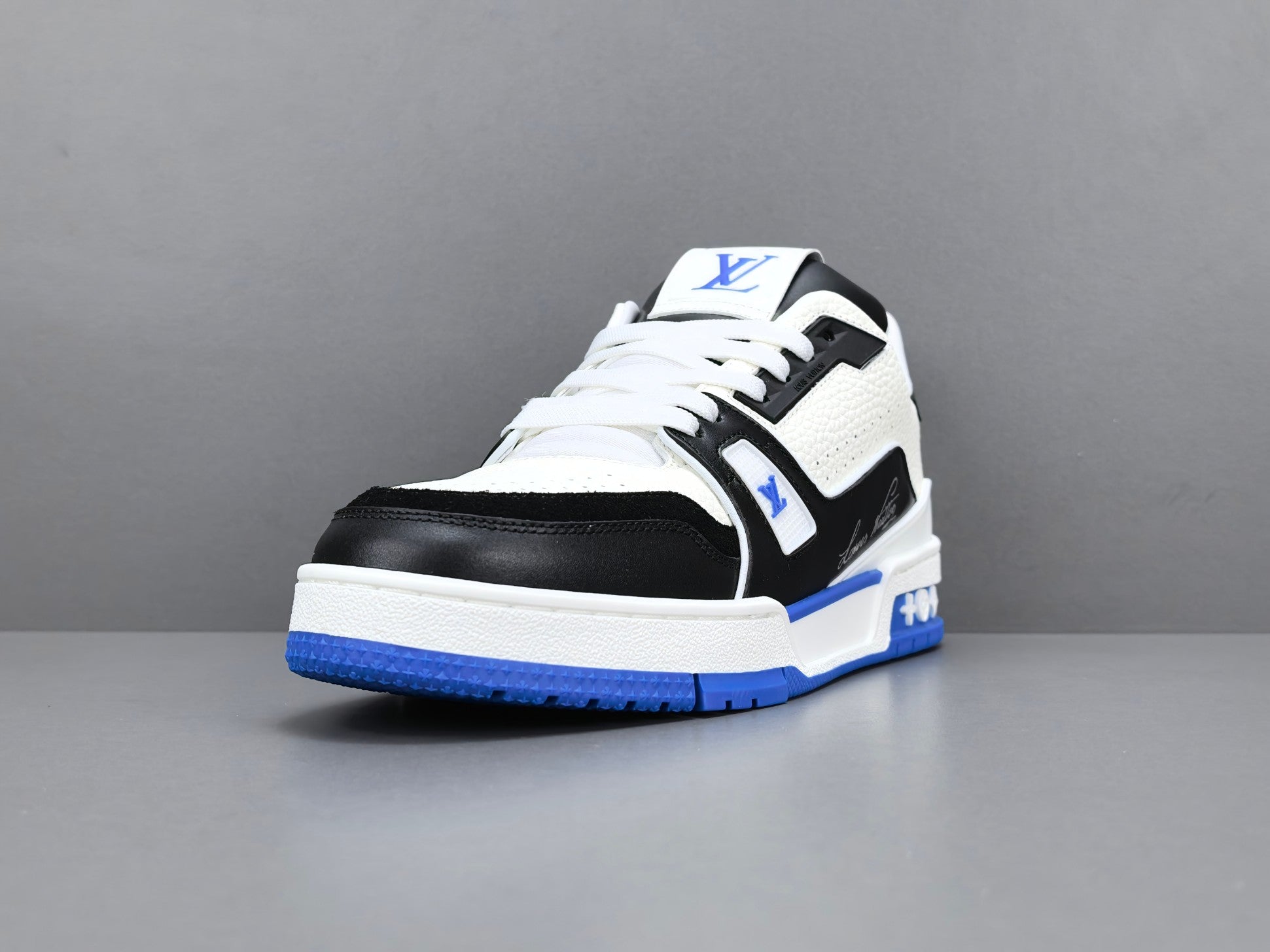 Lv Trainer