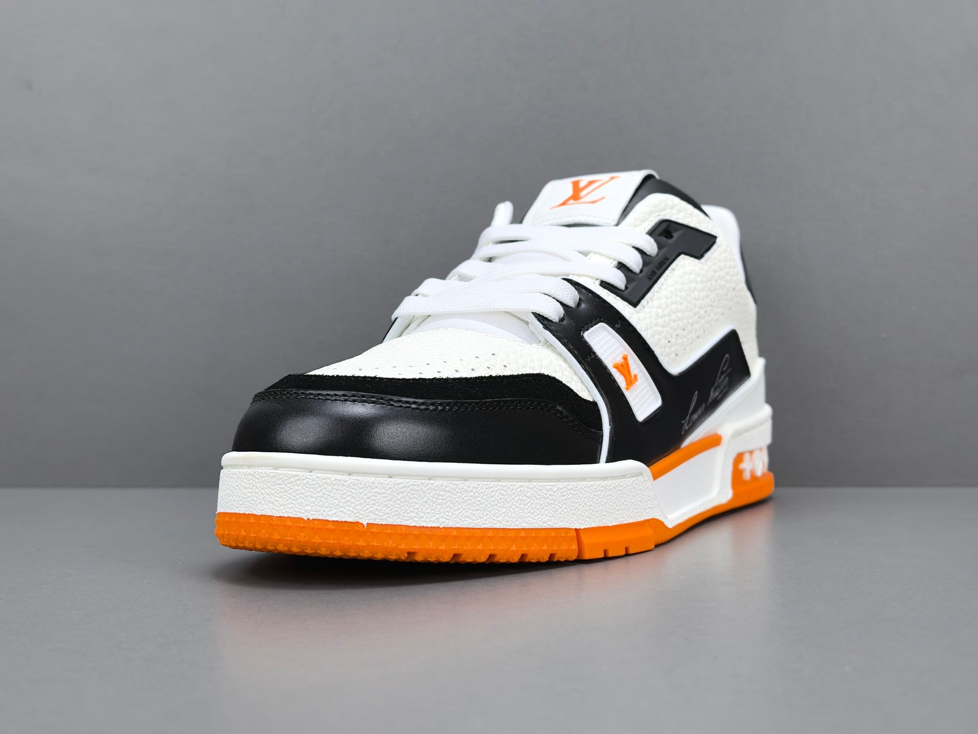 Lv Trainer