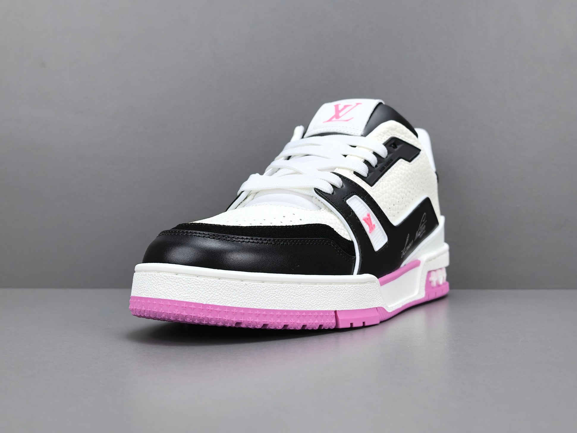 Lv Trainer